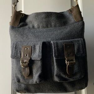 MO & CO BAGS Gray Wool w/ Brown Leather Accents Messenger/Crossbody